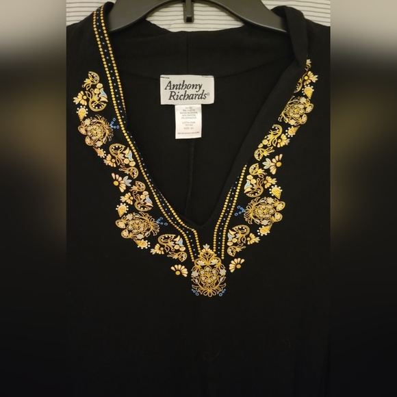 Anthony Edwards 2X Black Embroidered Accented Tunic Style - Picture 3 of 6